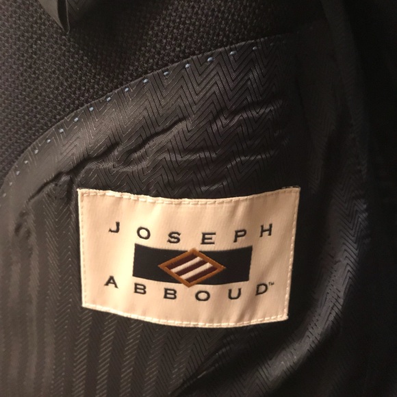 Joseph Abboud Navy Blazer - Picture 2 of 3